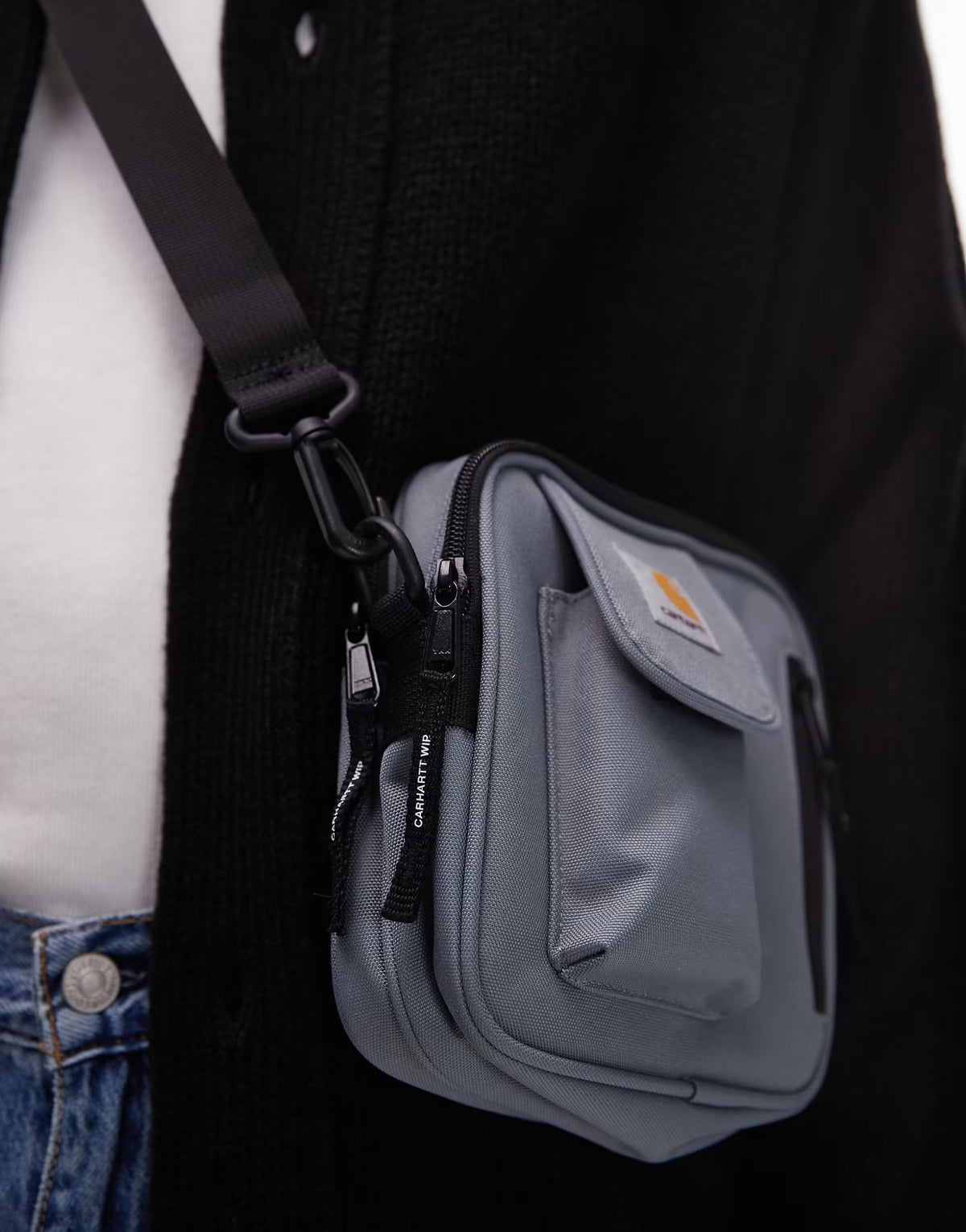 Carhartt WIP essentials small dove bag in grey